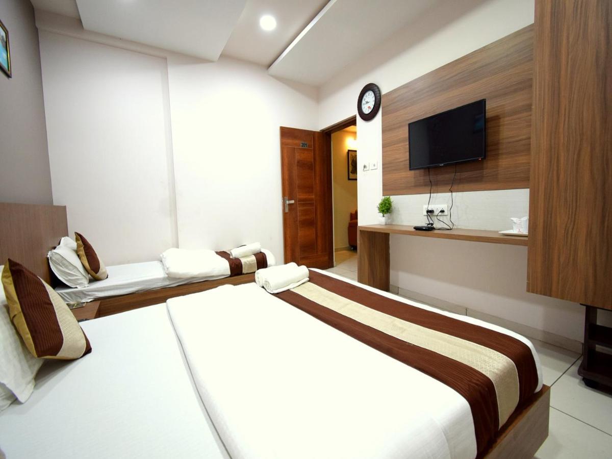 Hotel Embassy Kalol Exterior photo