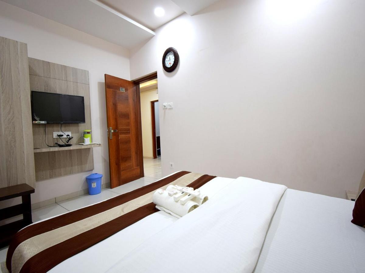 Hotel Embassy Kalol Exterior photo