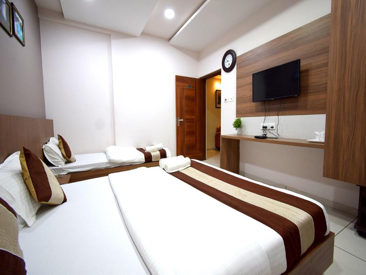 Hotel Embassy Kalol Exterior photo
