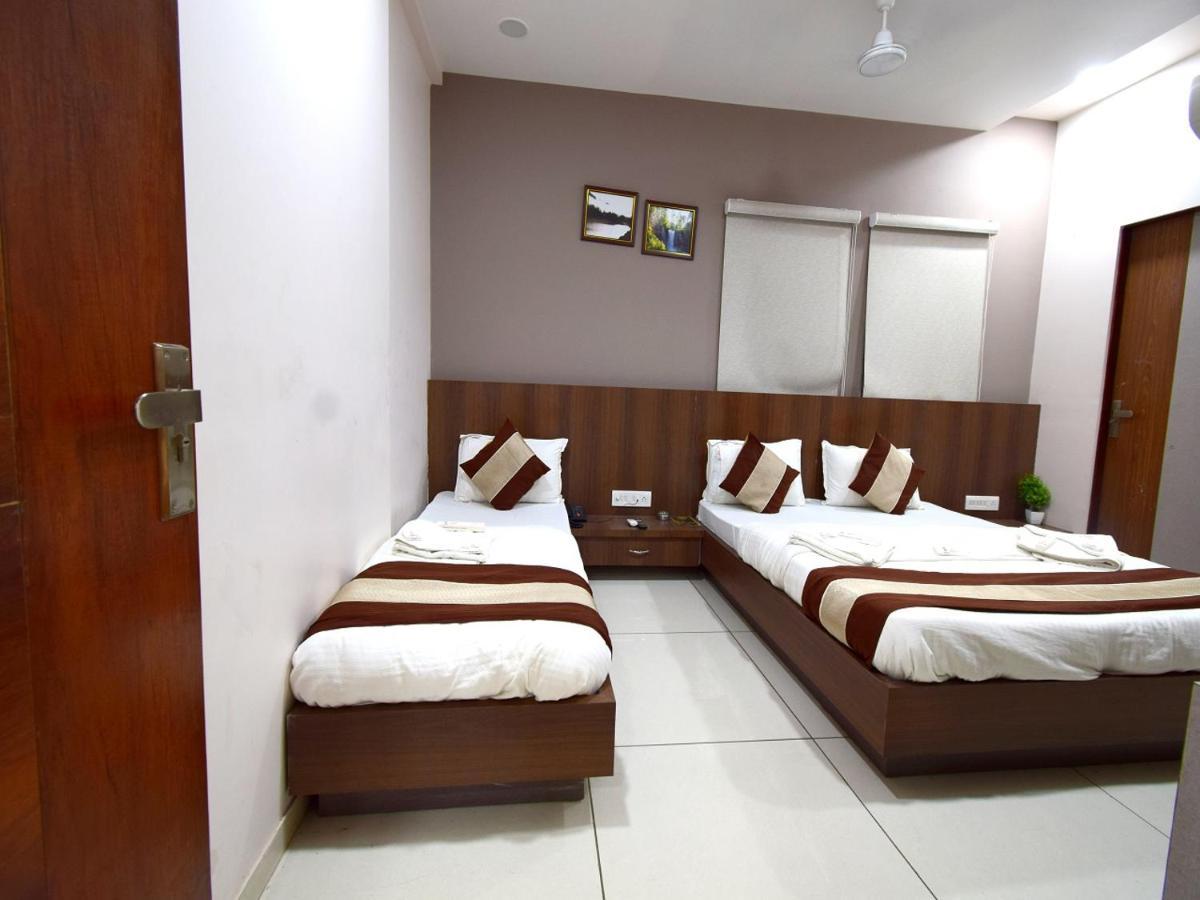 Hotel Embassy Kalol Exterior photo