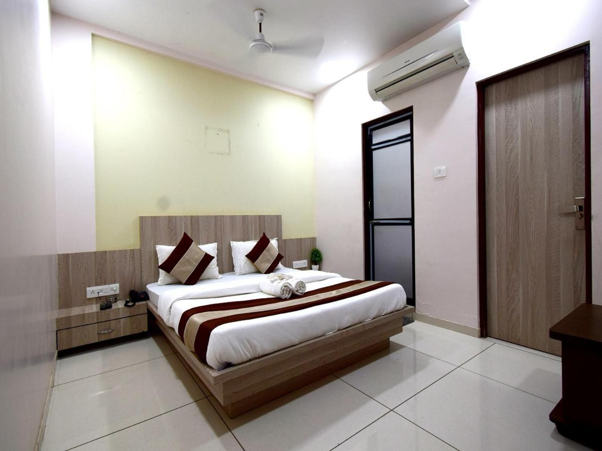 Hotel Embassy Kalol Exterior photo